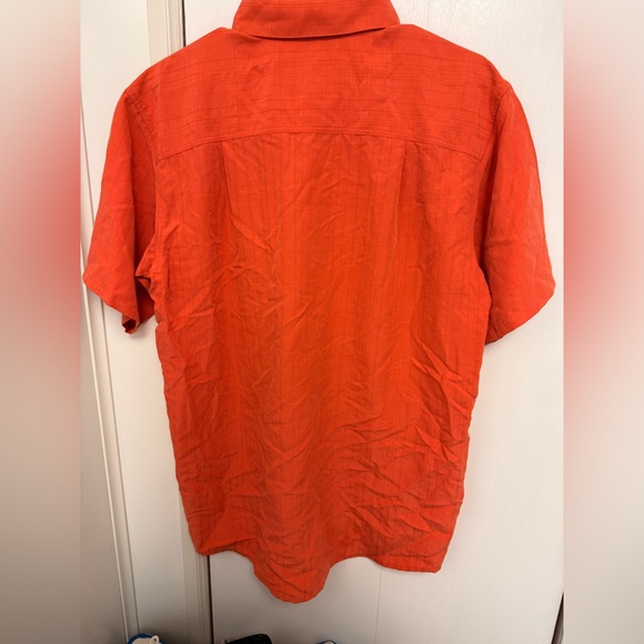 Simms Men's Small Orange Modal Short Sleeve Pocket Fishing Button Up Shirt - Picture 4 of 4